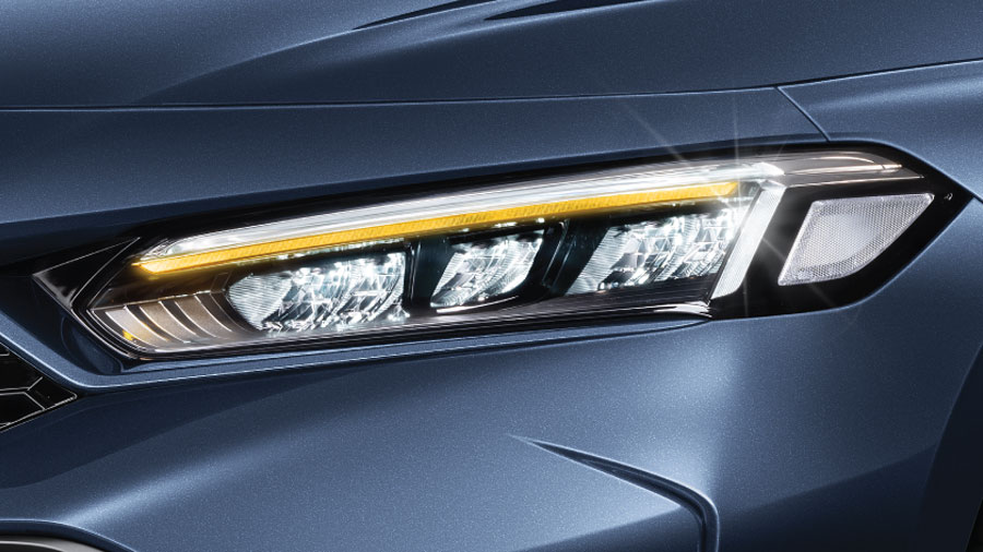 Cụm đèn trước LED thiết kế hiện đại với điểm nhấn là dải đèn LED chạy ban ngày cuốn hút bao ánh nhìn ngưỡng mộ (RS,G)